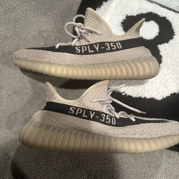 Yeezy Boost 350 v2 slate size 10 Perfect condition and comes with box